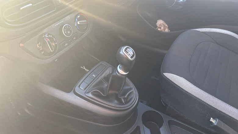 Hyundai i10 1.0 MPi SE Connect 5dr Petrol Hatchback